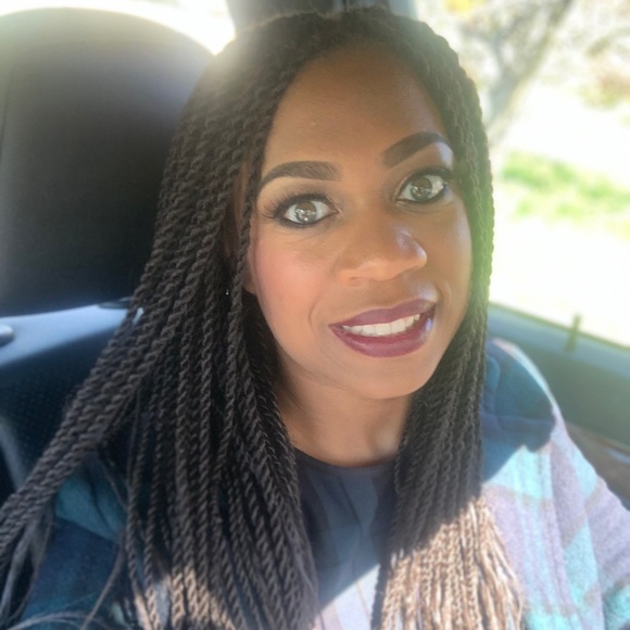 Meet Your Posher, Reeva - Picture 3 of 4